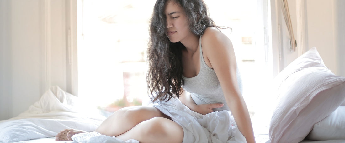 Cólica muito forte? Descubra aqui as principais causas dessa dor