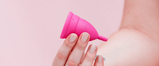 Para que serve a haste do coletor menstrual?