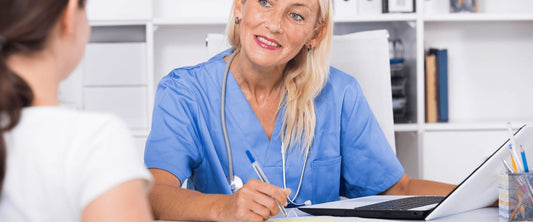 O que pode ser caroços pequenos nos grandes lábios? Descubra as causas e os tratamentos