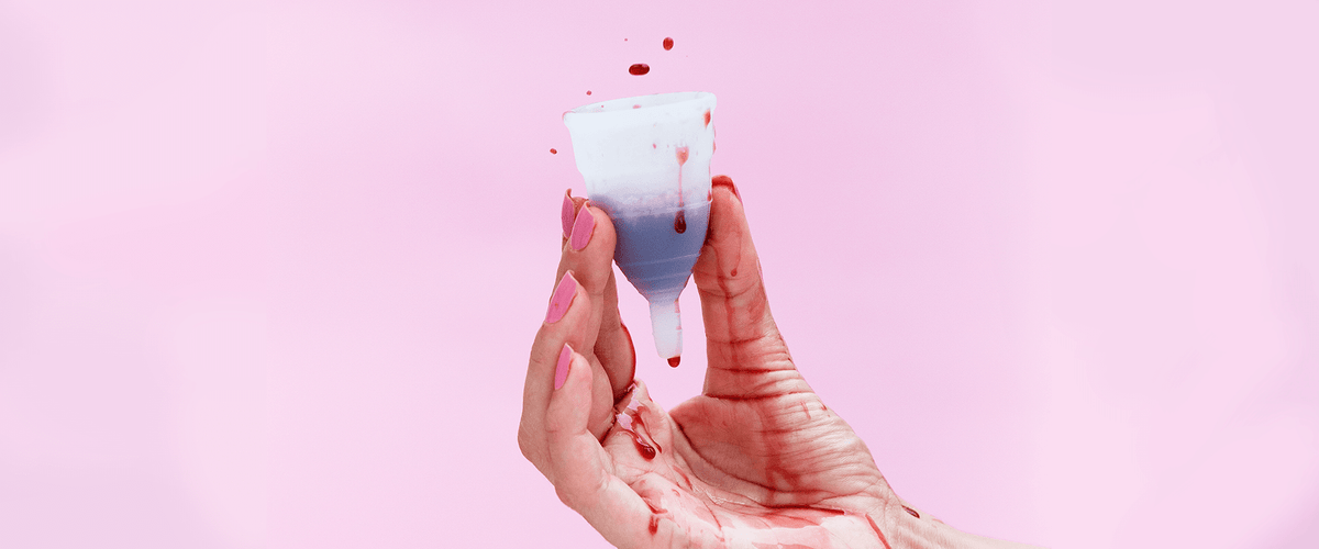 Descubra a forma correta de limpar seu coletor menstrual